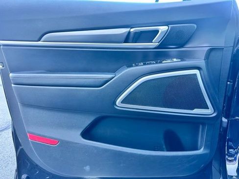 Used 2021 Kia Telluride LX image 10