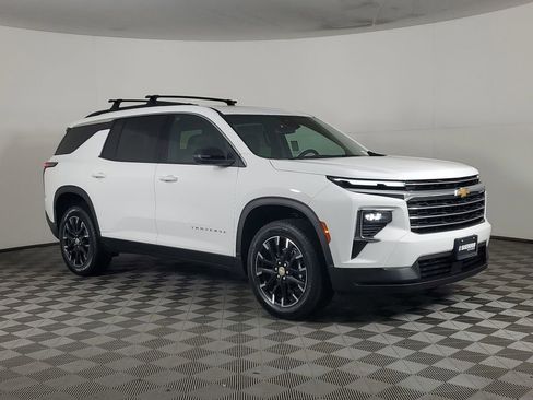 New 2026 Chevrolet Traverse LT w/ Sun and Wheel Package image 2