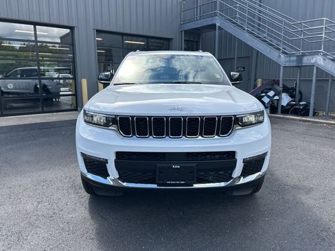 New 2025 Jeep Grand Cherokee L Limited w/ Trailer Tow Package image 10