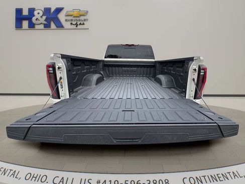 Used 2026 GMC Sierra 2500 AT4X w/ LPO, Black Badging Package AWD/4WD image 20