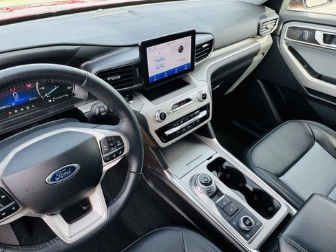 Used 2024 Ford Explorer XLT w/ Equipment Group 202A image 16