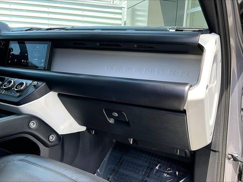 Used 2020 Land Rover Defender 110 HSE image 16