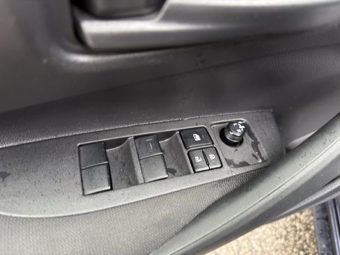 Used 2025 Toyota Corolla LE image 30