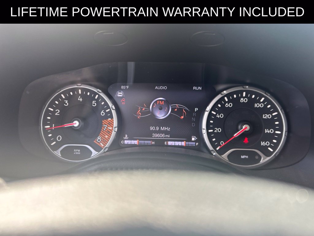 Used 2021 Jeep Renegade Latitude AWD/4WD image 4