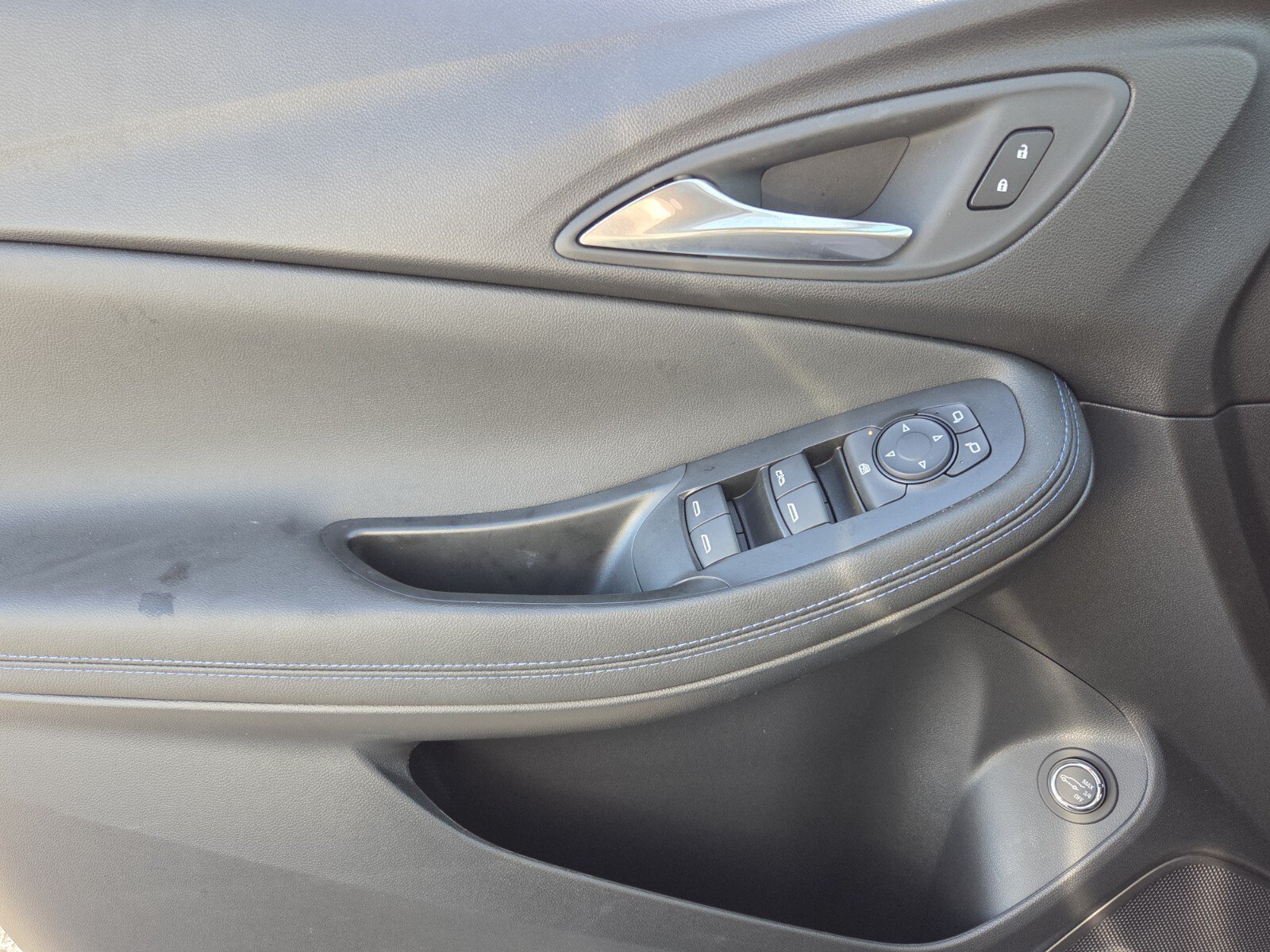 Used 2026 Buick Encore GX Sport Touring w/ Advanced Technology Package FWD image 31