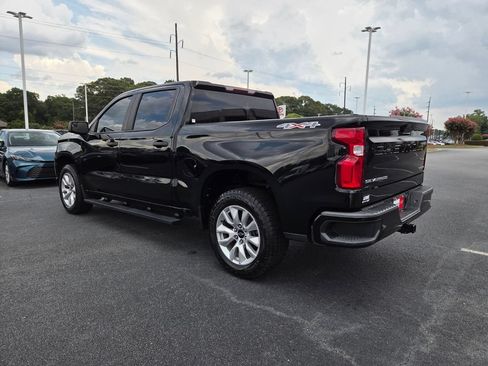 Used 2020 Chevrolet Silverado 1500 Custom w/ Custom Value Package AWD/4WD image 9