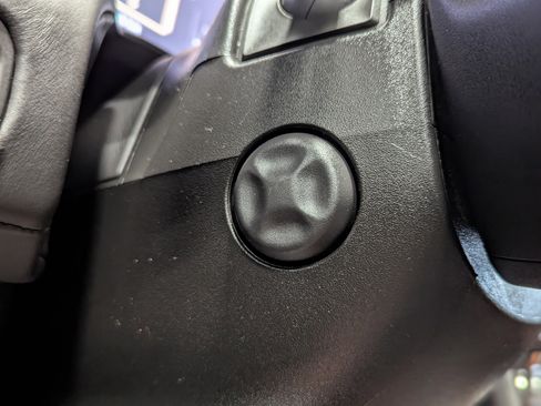 Used 2023 GMC Yukon Denali Ultimate image 19