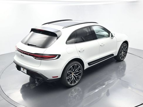 Certified 2026 Porsche Macan AWD/4WD image 40