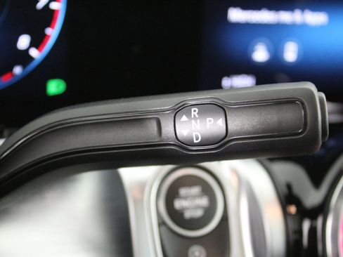 Used 2023 Mercedes-Benz GLB 250 image 31