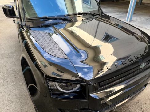 Used 2020 Land Rover Defender 110 First Edition AWD/4WD image 28