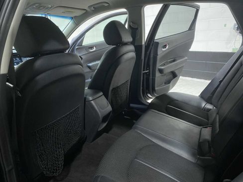 Used 2019 Kia Optima S image 12