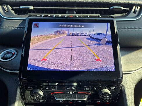 New 2025 Jeep Grand Cherokee Limited image 23