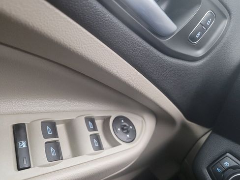 Used 2018 Ford Escape SEL FWD image 27
