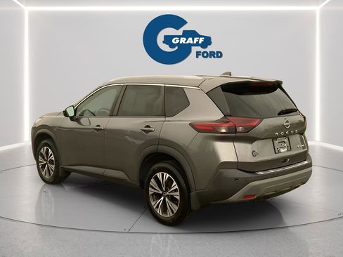 Used 2022 Nissan Rogue SV w/ SV Premium Package image 4