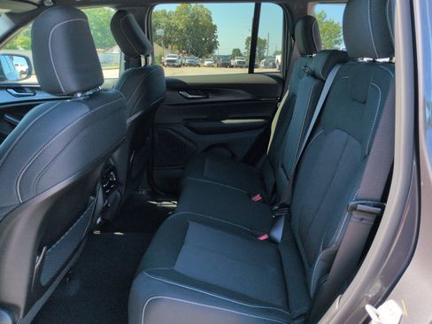 New 2026 Jeep Grand Cherokee Laredo X RWD image 12