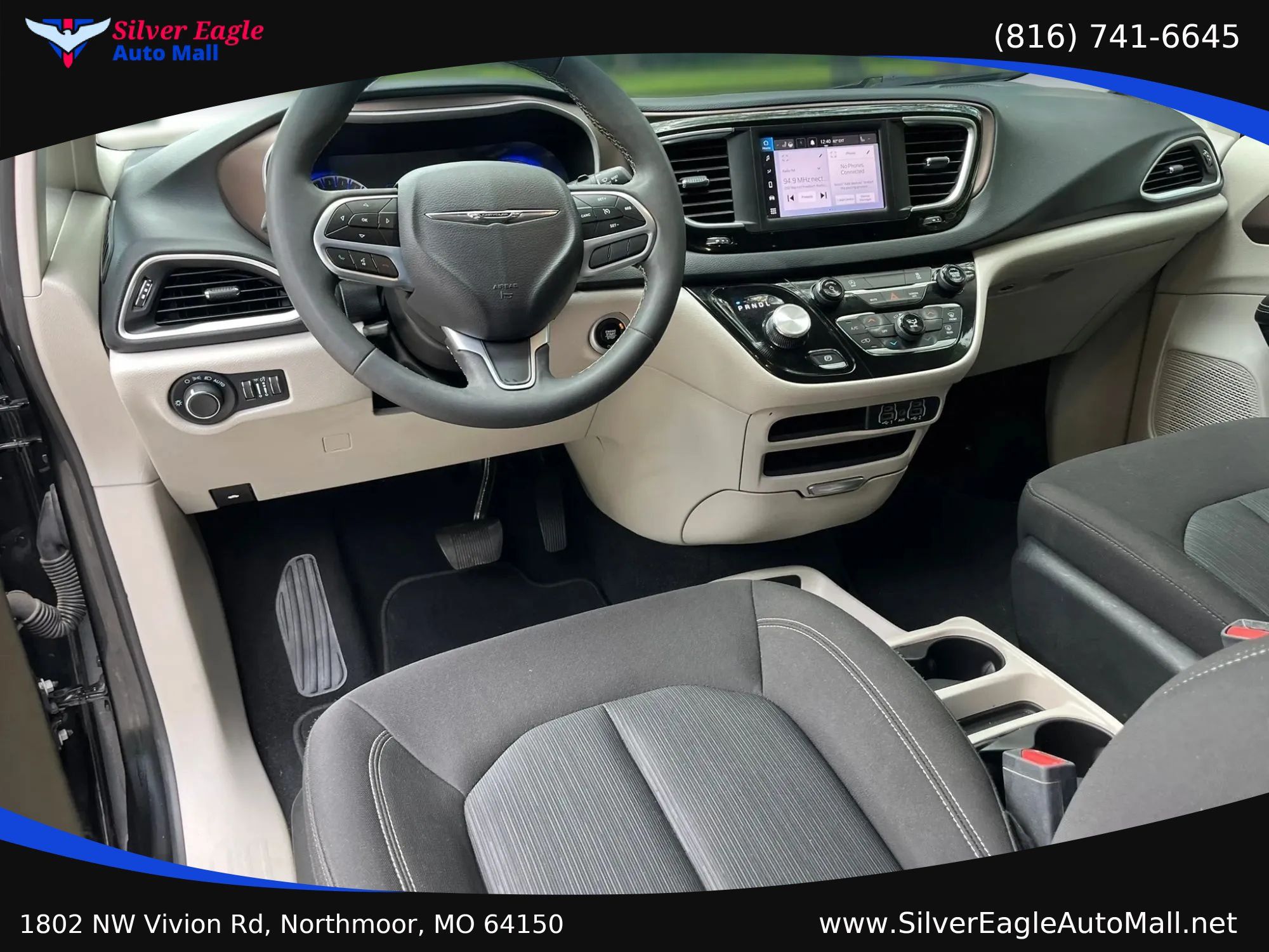 Used 2024 Chrysler Voyager LX FWD image 8