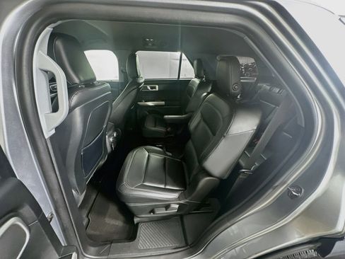 Used 2020 Ford Explorer XLT w/ Equipment Group 202A RWD image 27