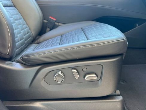 Used 2024 Cadillac Escalade ESV Sport Platinum w/ LPO, ONYX Package image 23