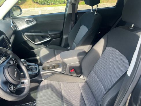 Used 2025 Kia Soul LX w/ LX Technology Package image 31
