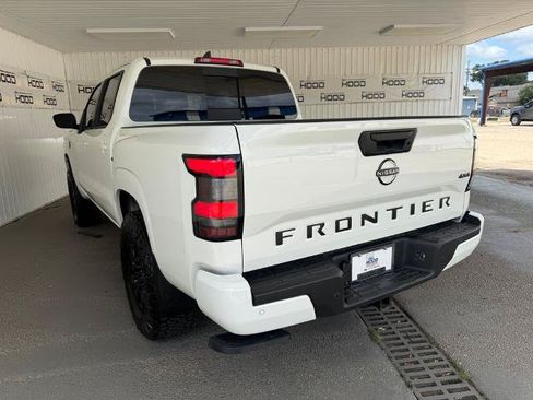 Used 2026 Nissan Frontier SV w/ All-Weather Content Package AWD/4WD image 2
