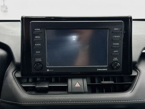 Used 2022 Toyota RAV4 LE AWD/4WD image 19