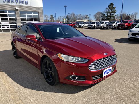 Used 2016 Ford Fusion SE image 4