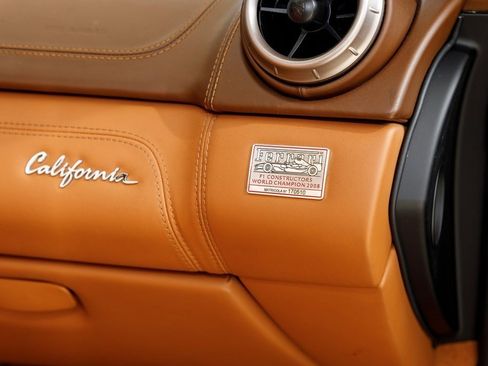 Used 2010 Ferrari California image 37