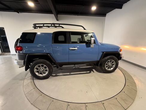 Used 2013 Toyota FJ Cruiser 4WD w/ Convenience Pkg image 10