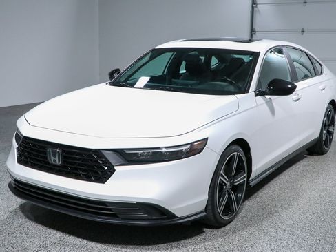 Used 2023 Honda Accord Sport image 30