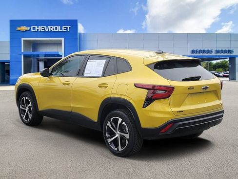 Certified 2024 Chevrolet Trax RS w/ Driver Confidence Package image 3