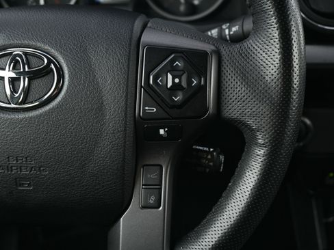 Used 2022 Toyota Tacoma TRD Sport w/ Technology Package image 30