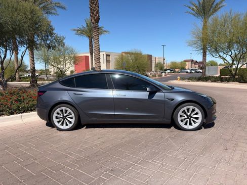 Used 2022 Tesla Model 3 Long Range image 2