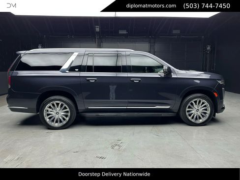 Used 2022 Cadillac Escalade ESV Premium Luxury w/ LPO, Floor Liner Package image 8