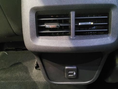 Used 2024 Chevrolet Equinox LT FWD image 20