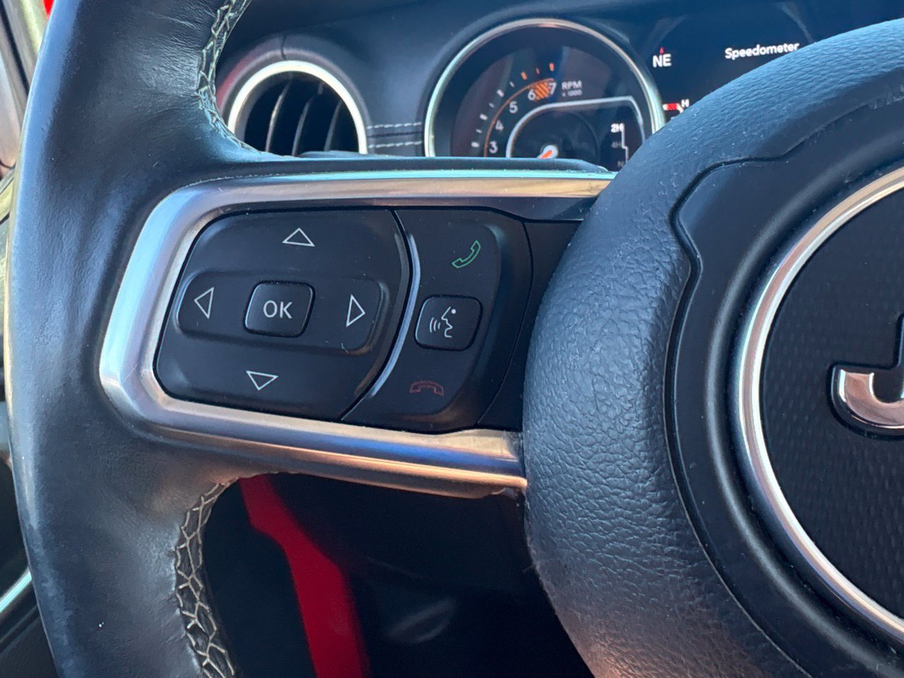 Used 2019 Jeep Wrangler Unlimited Sahara AWD/4WD image 25