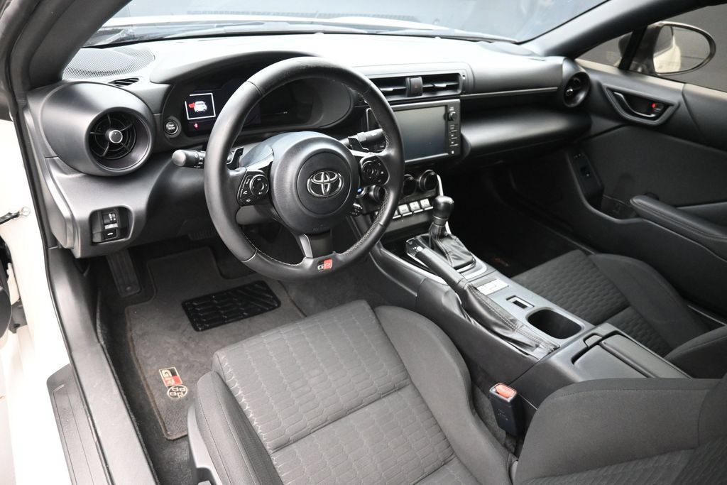 Used 2023 Toyota GR86 RWD image 11