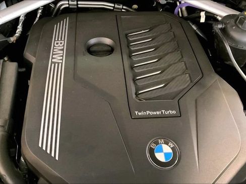 Used 2022 BMW X5 xDrive40i w/ M Sport Package AWD/4WD image 32