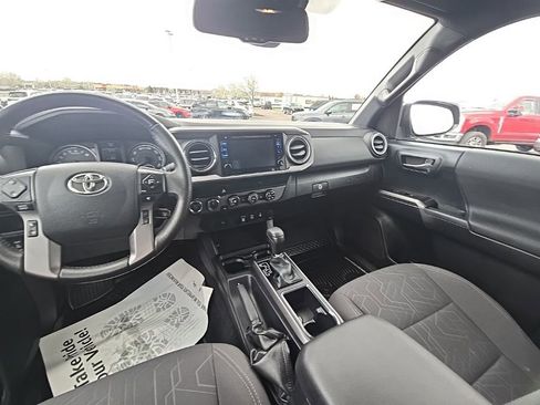 Used 2019 Toyota Tacoma TRD Off-Road image 27