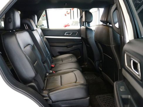 Used 2016 Ford Explorer XLT w/ Equipment Group 202A image 12