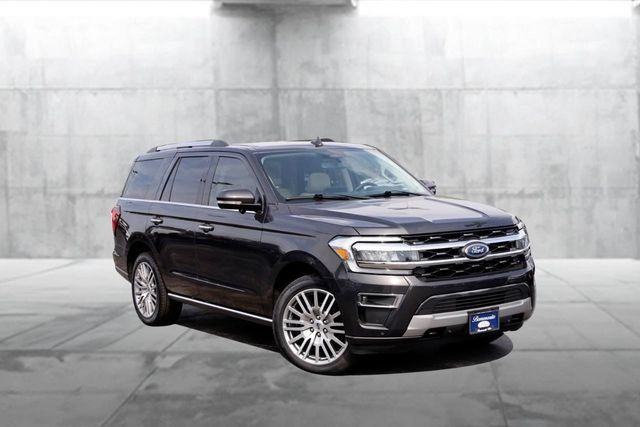 Certified 2022 Ford Expedition Limited AWD/4WD image 2