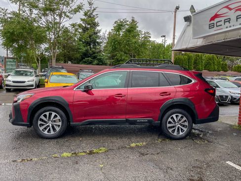 Used 2025 Subaru Outback Premium AWD/4WD image 7