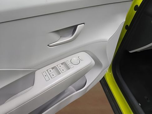 Used 2024 Hyundai Kona SEL FWD image 10
