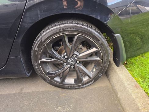 Used 2019 Honda Civic Sport image 8