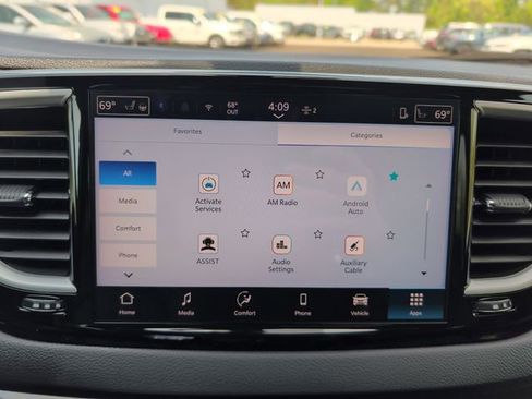 Used 2025 Chrysler Pacifica Select FWD image 22