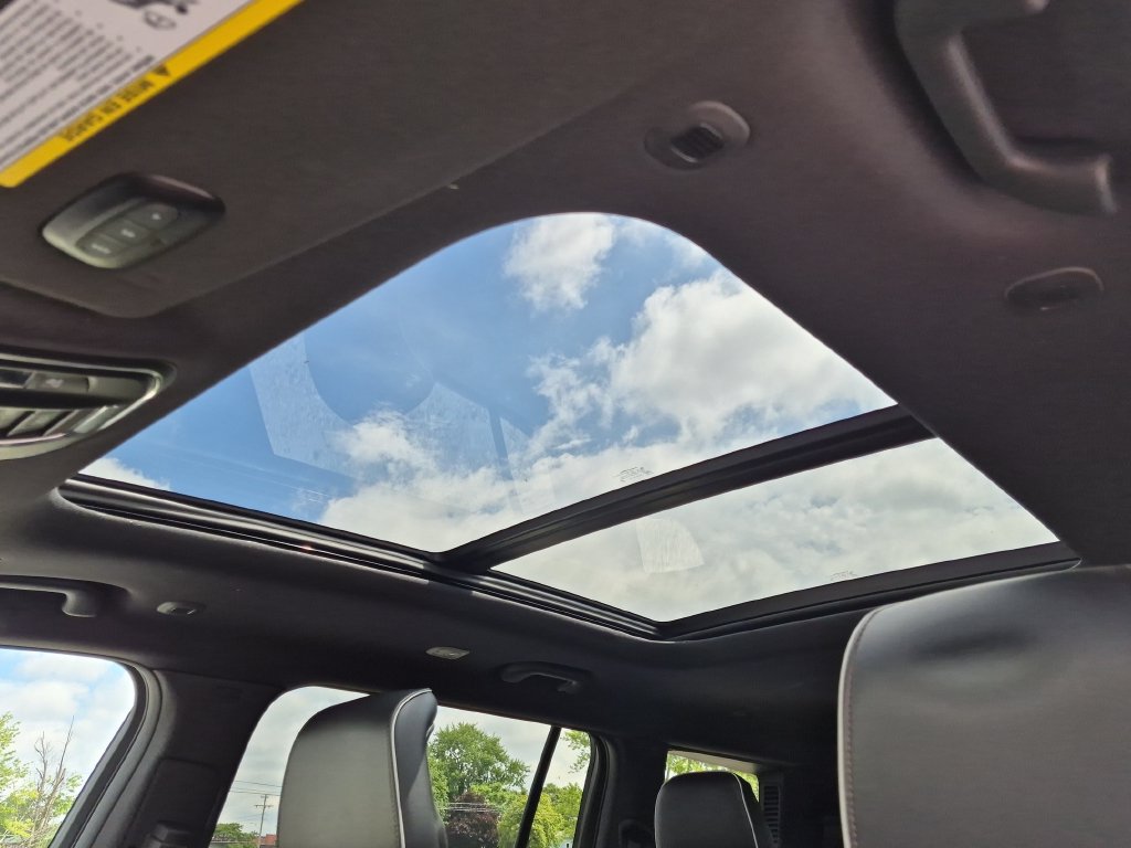 Used 2025 Jeep Grand Cherokee L Summit AWD/4WD image 19