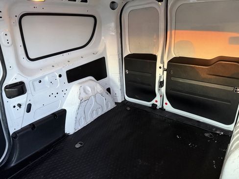 Used 2017 RAM ProMaster City Tradesman w/ Rear Back-up Camera Group image 9