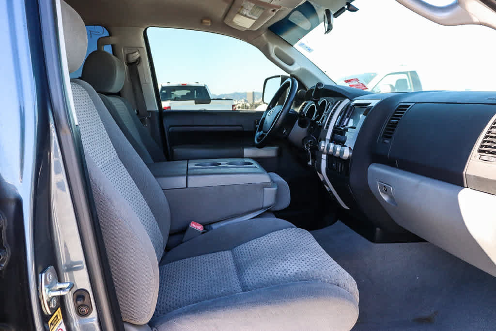 Used 2009 Toyota Tundra 2WD CrewMax w/ Tow Pkg image 15