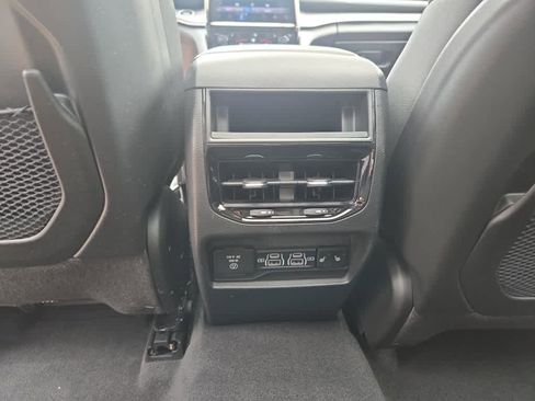 Used 2023 Jeep Grand Cherokee image 41