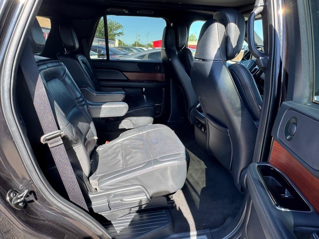 Used 2022 Lincoln Navigator Reserve AWD/4WD image 15