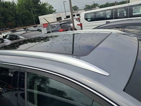 Used 2019 Buick Envision Essence FWD image 11